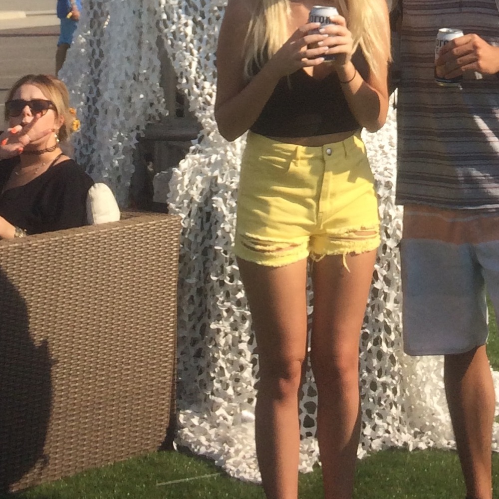 Shorts - Picture 3 of 7